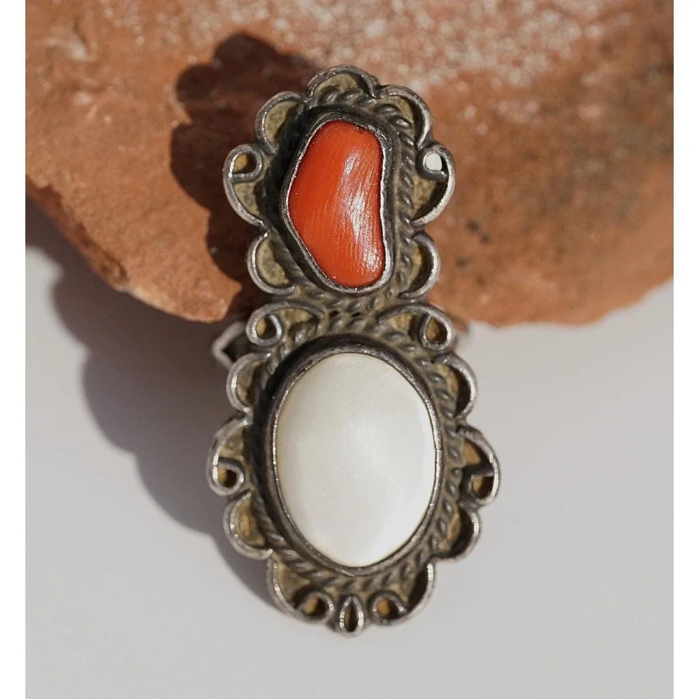 Old Pawn Native American Mother Of Pearl Coral Sterling Silver Ring - Size‎ 5.75